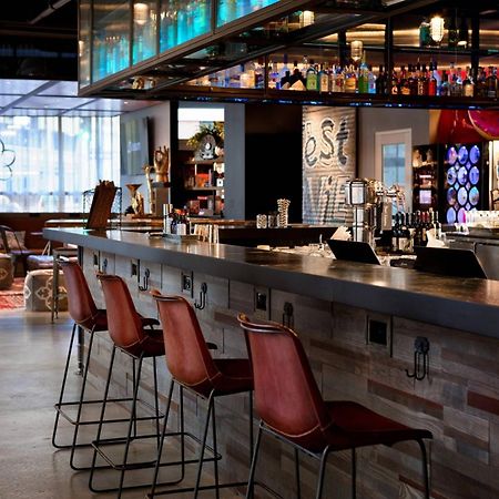 Отель Moxy New Orleans Downtown/French Quarter Area Экстерьер фото