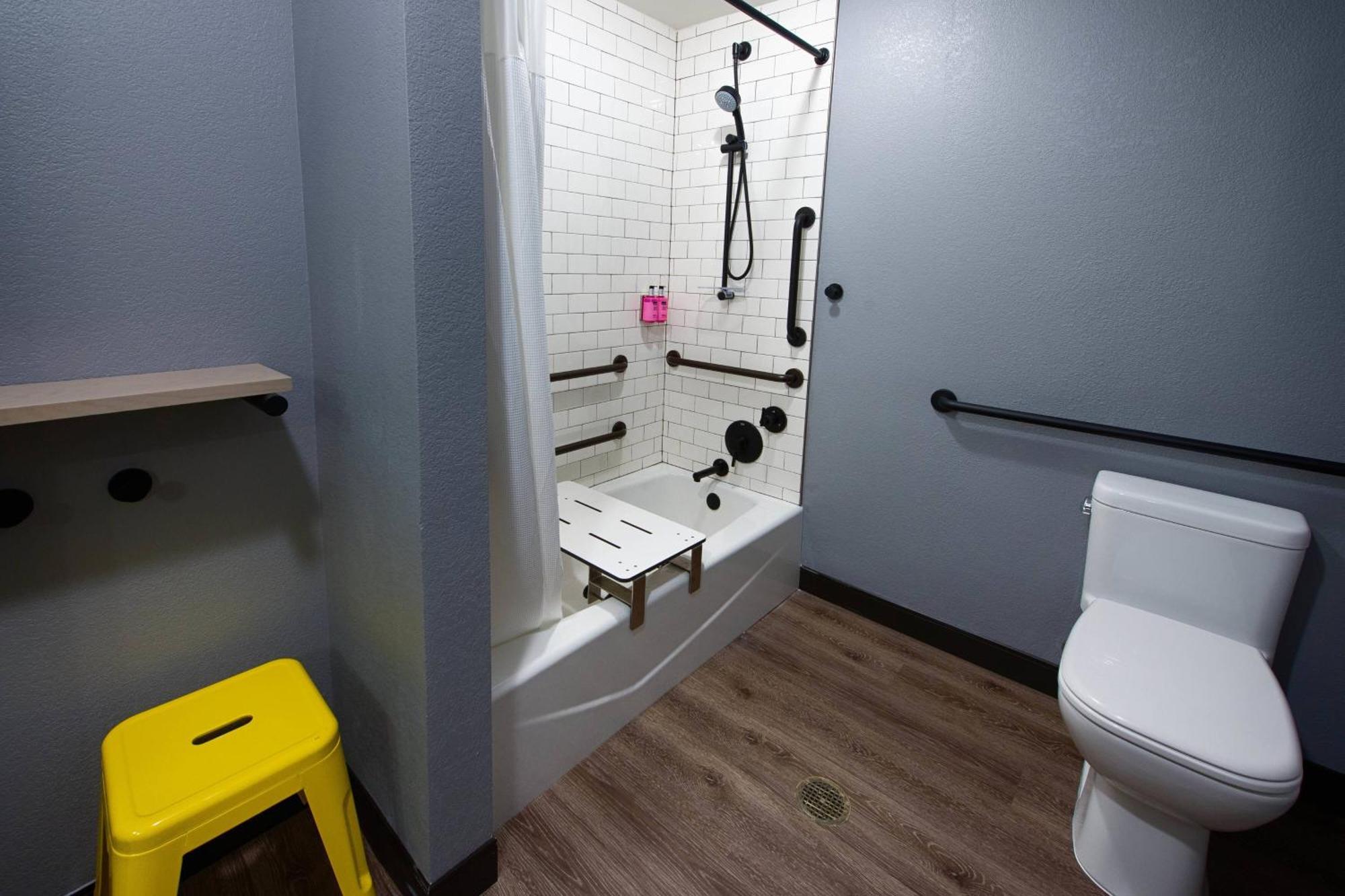 Отель Moxy New Orleans Downtown/French Quarter Area Экстерьер фото